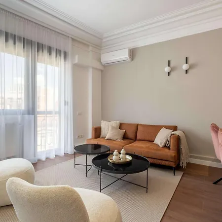 Unique & Fun 3br By Cismigiu Gardens & Calea Victoriei Bukareszt