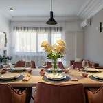 Unique & Fun 3br By Cismigiu Gardens & Calea Victoriei شقة